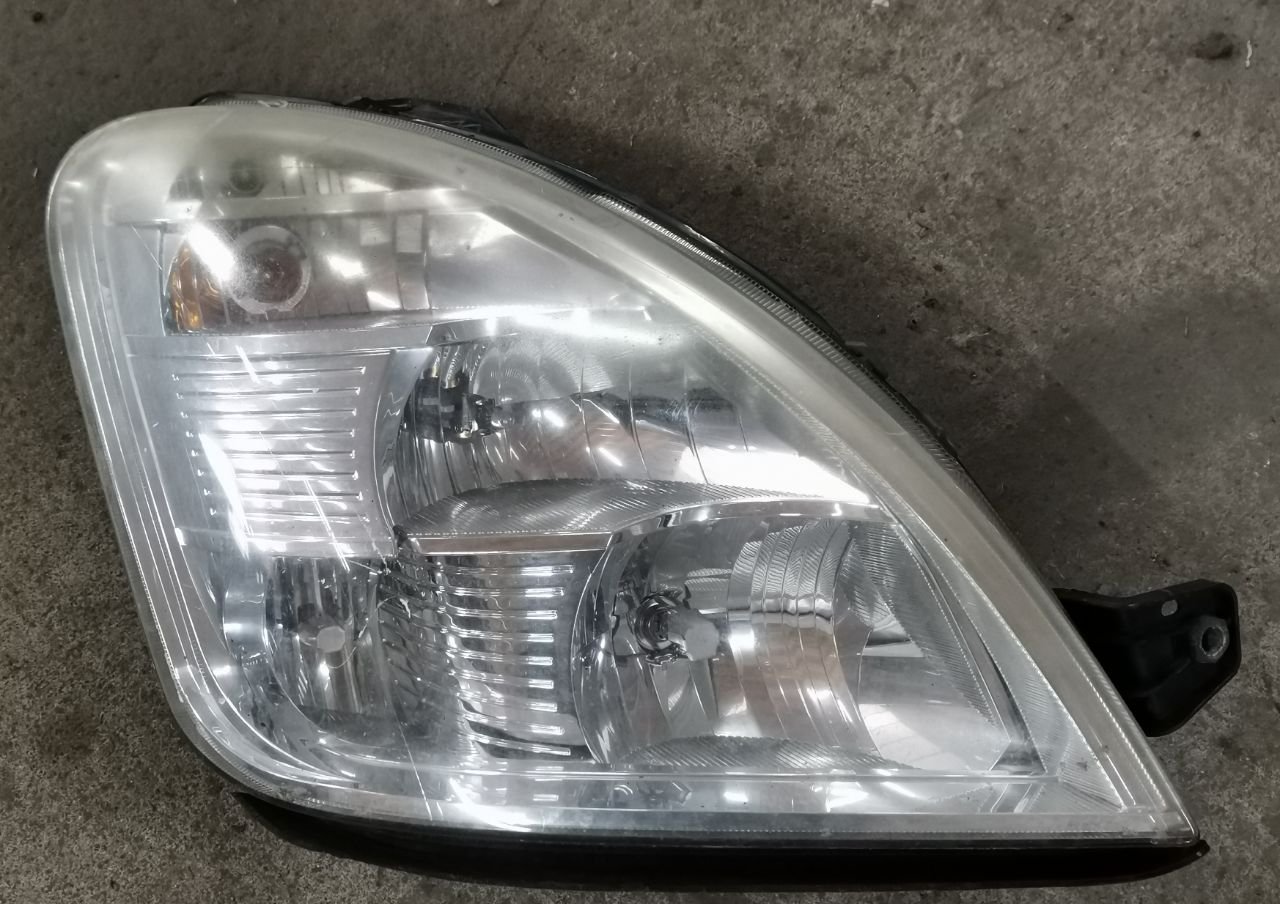 Фара передняя правая, Iveco Daily 4 2011