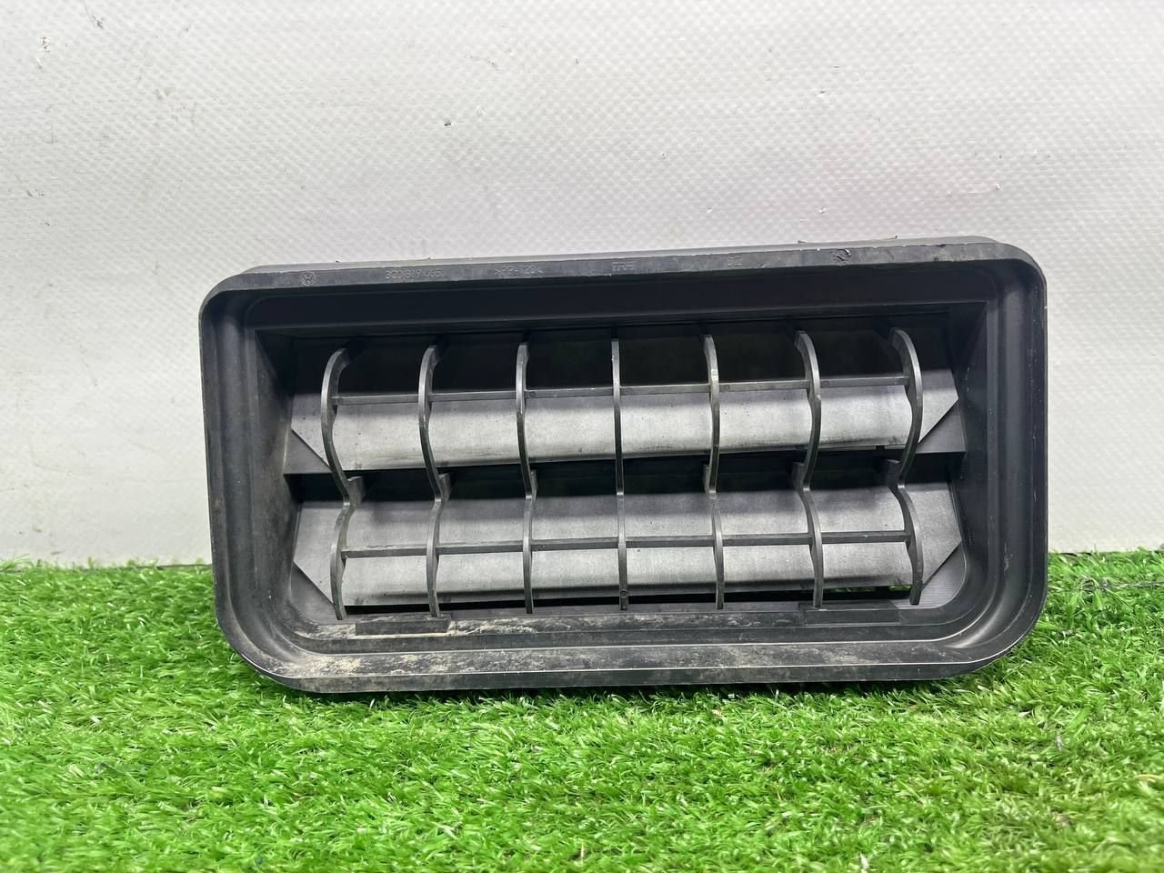 Решетка вентиляции кузова