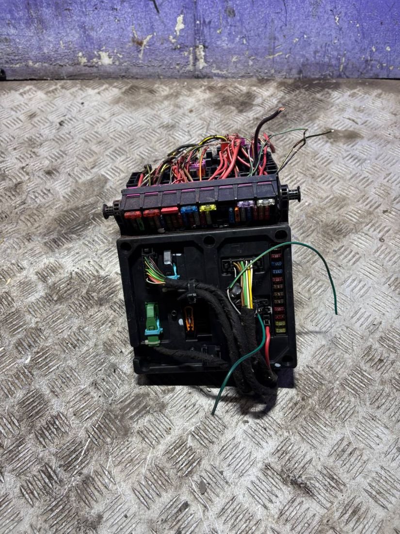 Фото Блок предохранителей для Volkswagen Sharan 1 restailing 2002