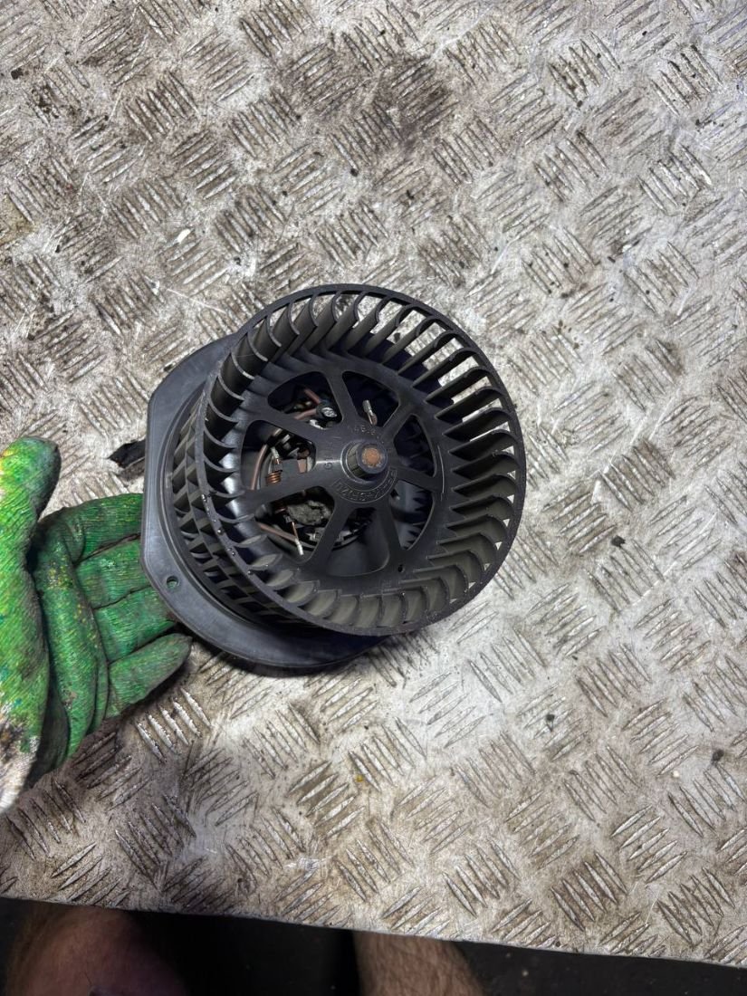 Фото Моторчик печки для Volkswagen Sharan 1 restailing 2002