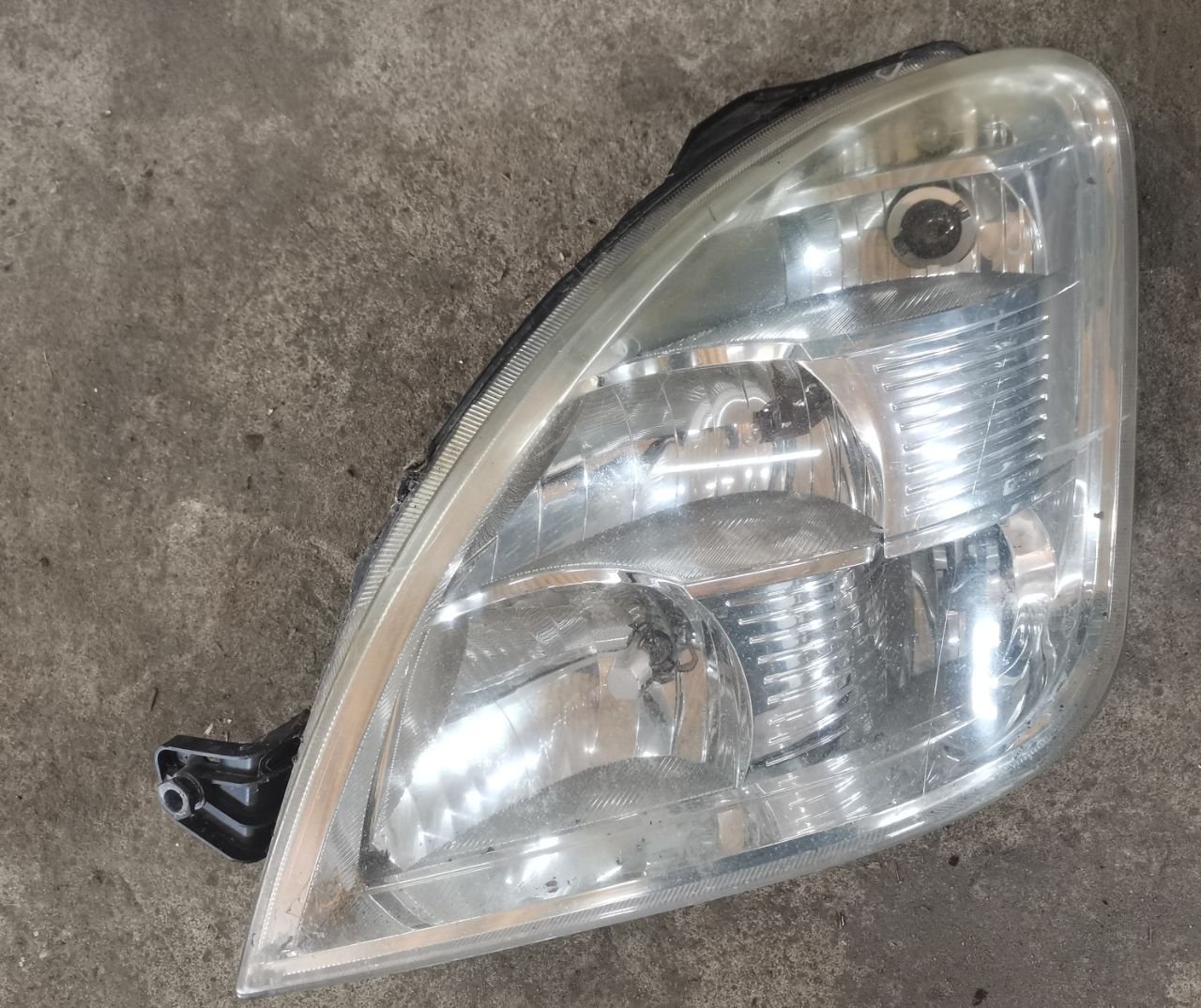 Фара передняя левая, Iveco Daily 4 2009