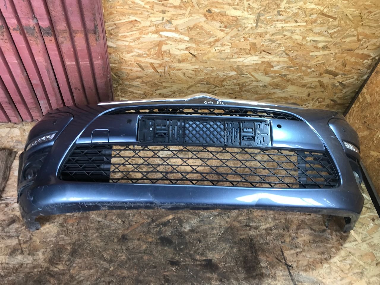 Бампер передний