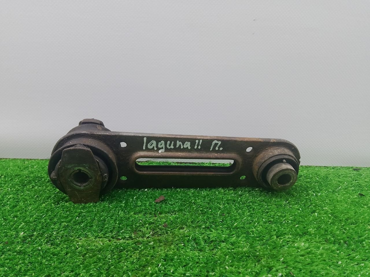 Подушка двигателя