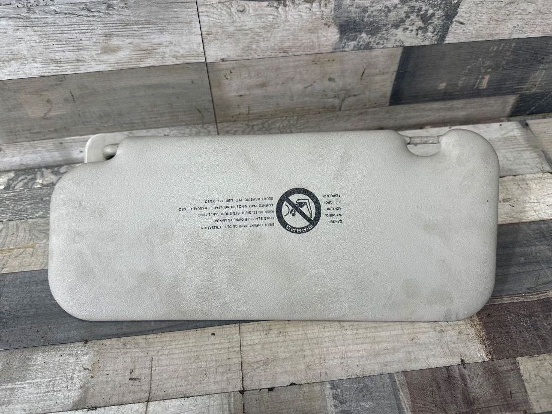 Козырек солнцезащитный