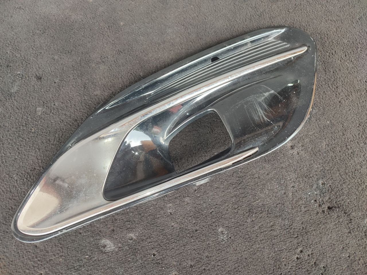 Заглушка (решетка) в бампер передний