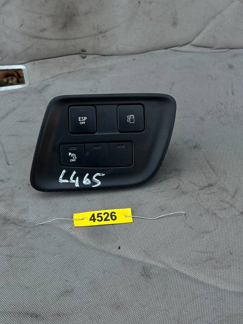 Citroen C4 1 restailing — Кнопка парктроника, фото 1