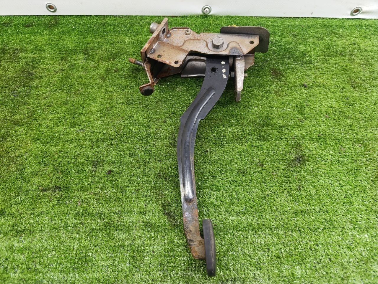 Педаль сцепления