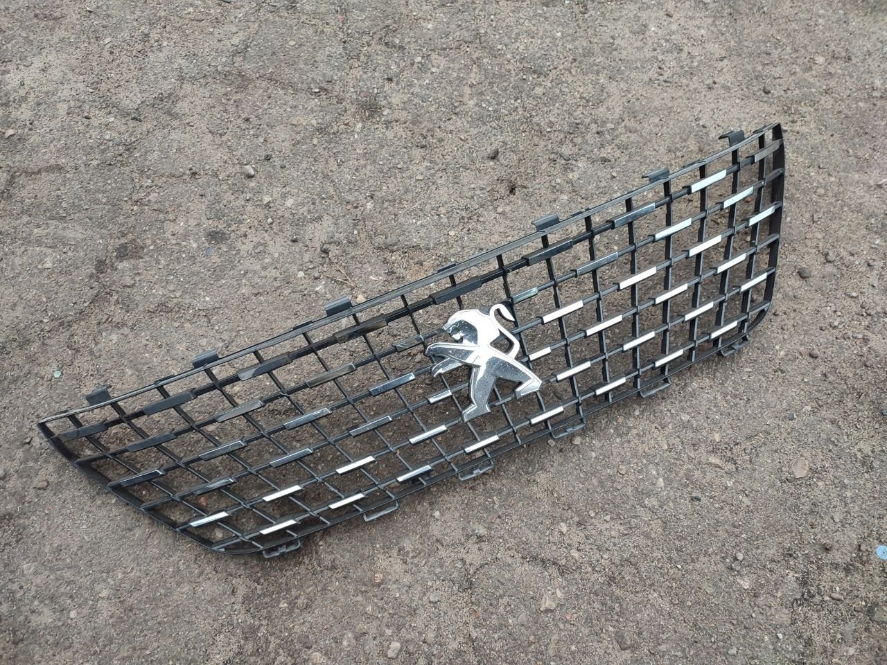 Решетка радиатора