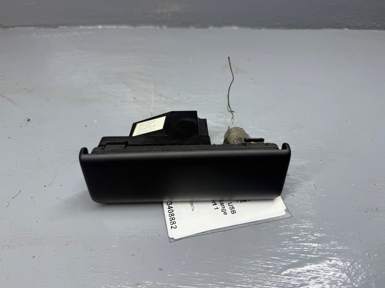 Разъем AUX / USB