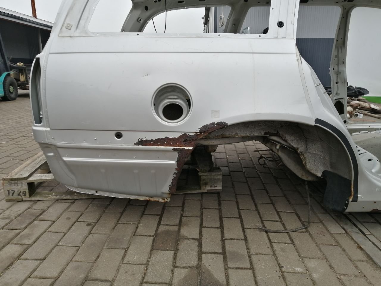 Четверть задняя правая