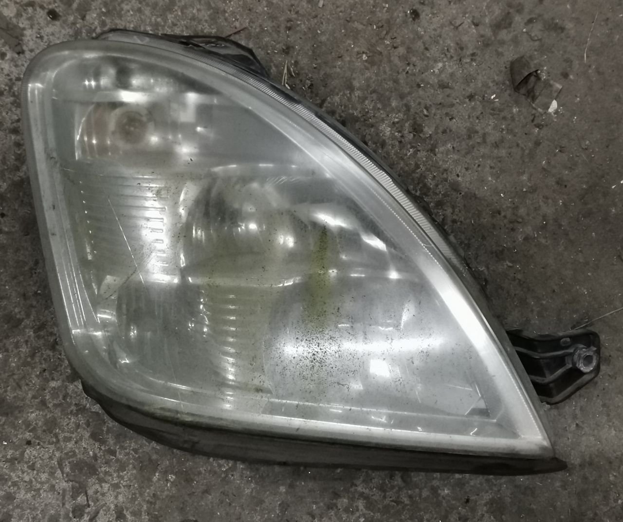 Фара передняя правая, Iveco Daily 4 2011