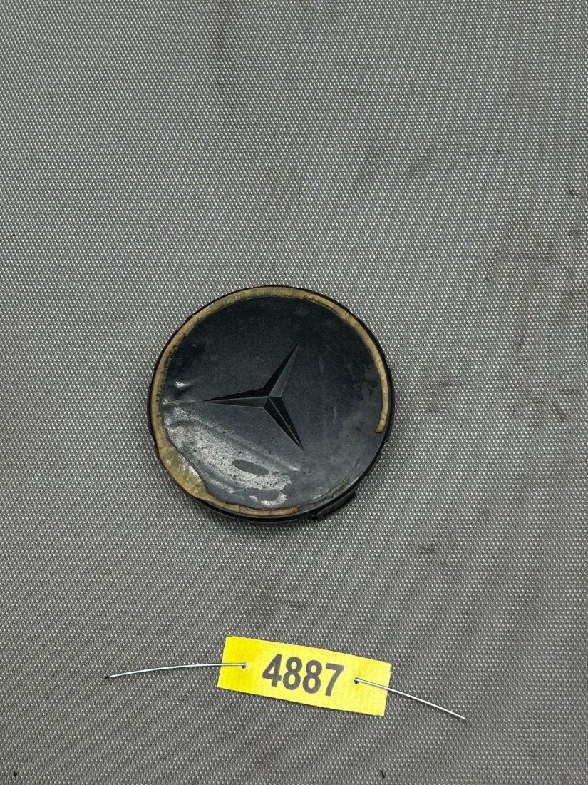Mercedes E W212 — Колпачок литого диска, фото 1