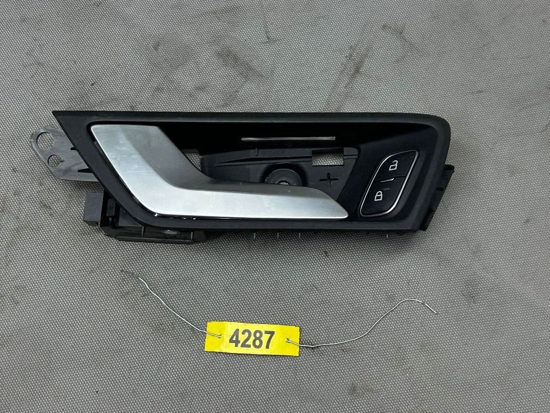 Ford Focus 4 — Ручка внутренняя задняя левая, фото 1