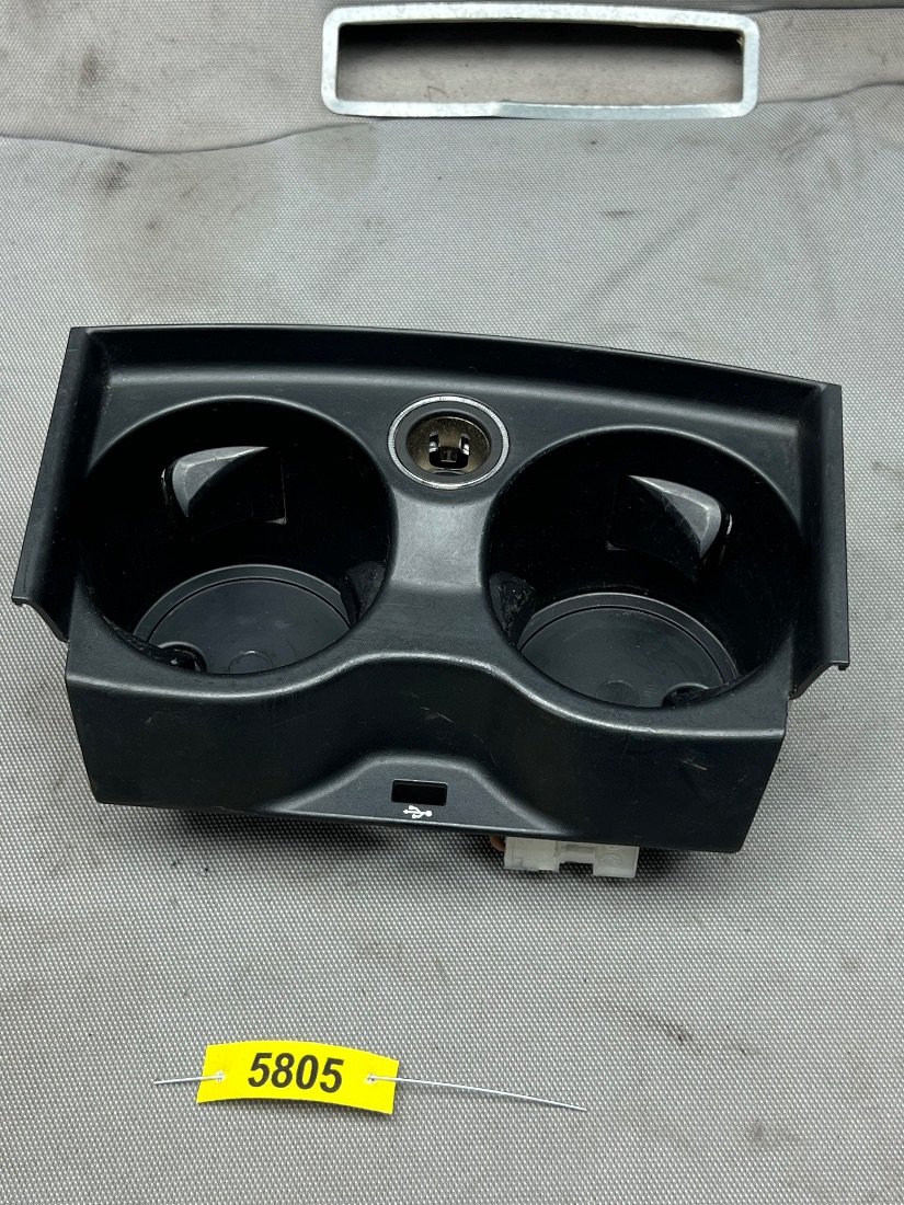 BMW 5 G30/G31 - Подстаканник