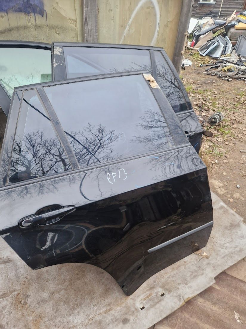 Дверь задняя правая