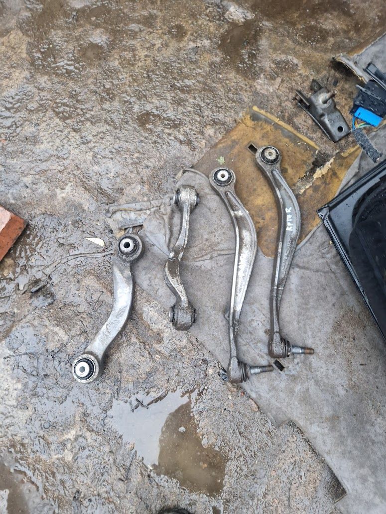Рычаг задний правый