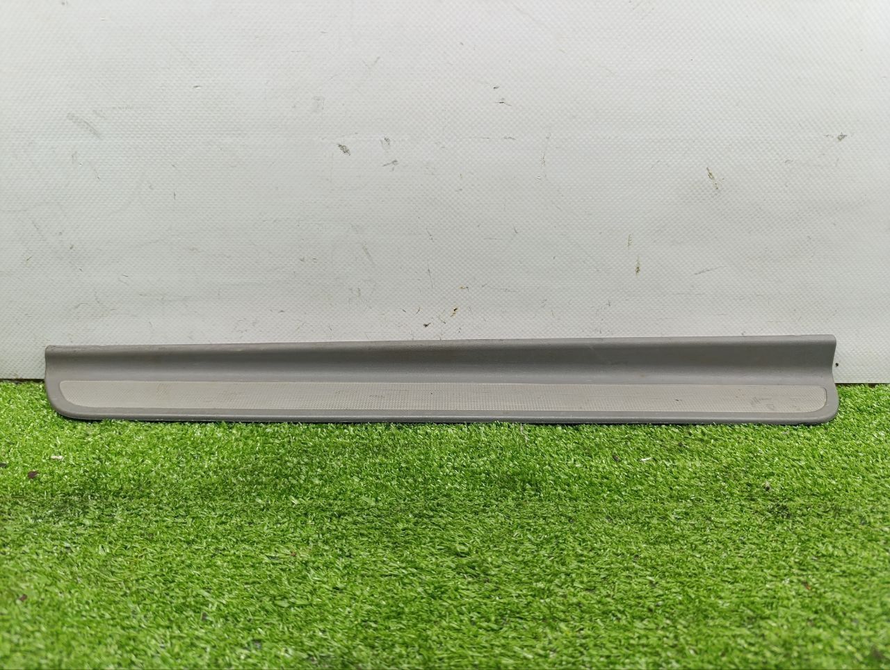 Накладка на порог внутренняя передняя левая